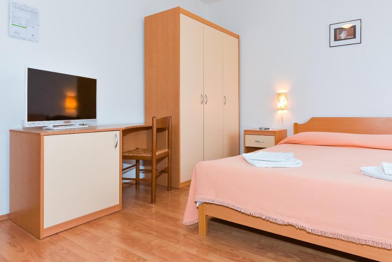 Apartments Adria Biograd na Moru Szoba fotó