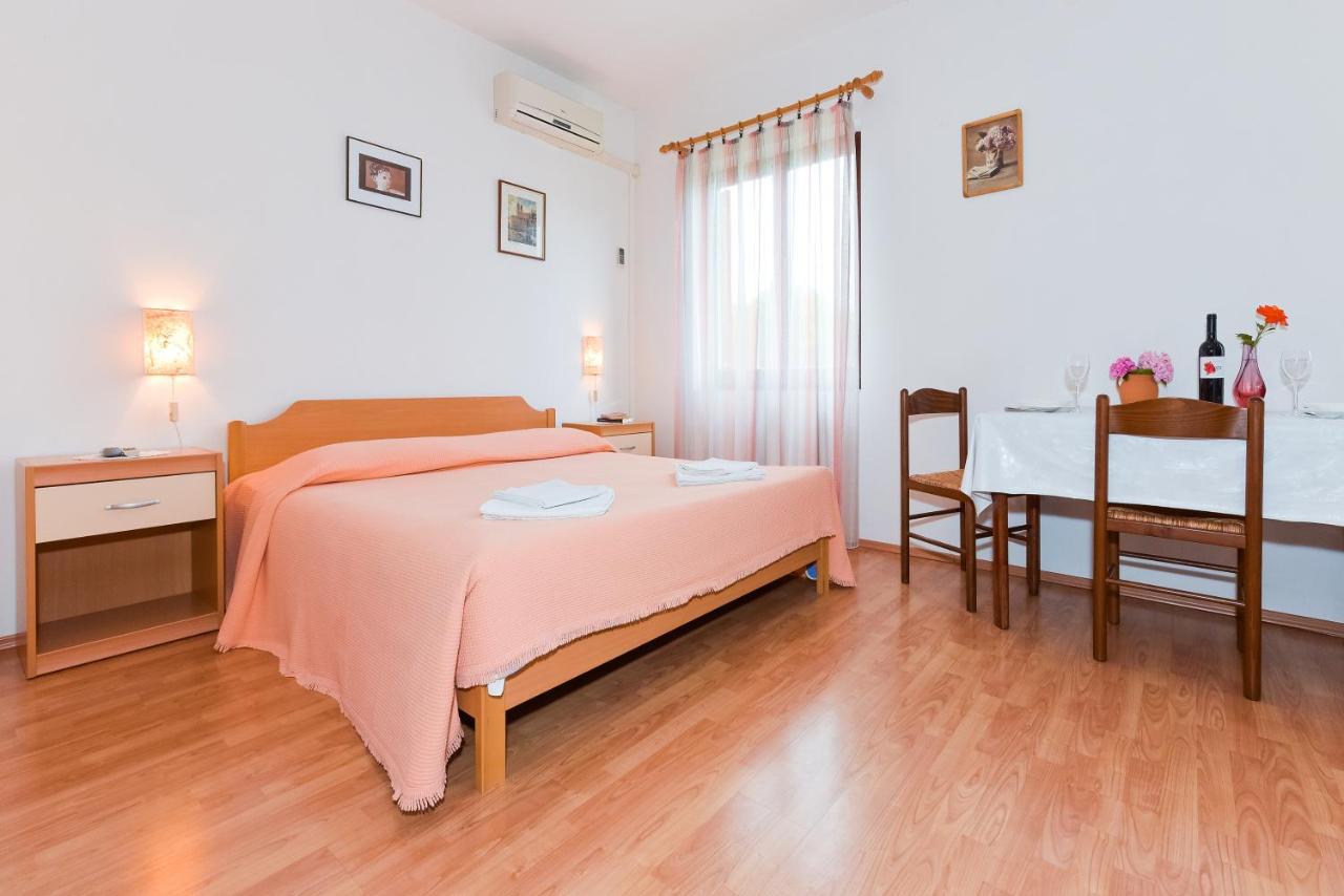 Apartments Adria Biograd na Moru Szoba fotó